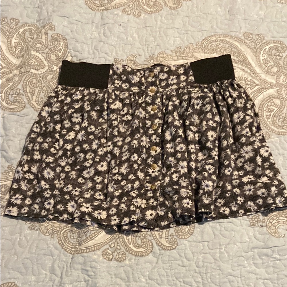 💵Black and White Floral Mini Skirt